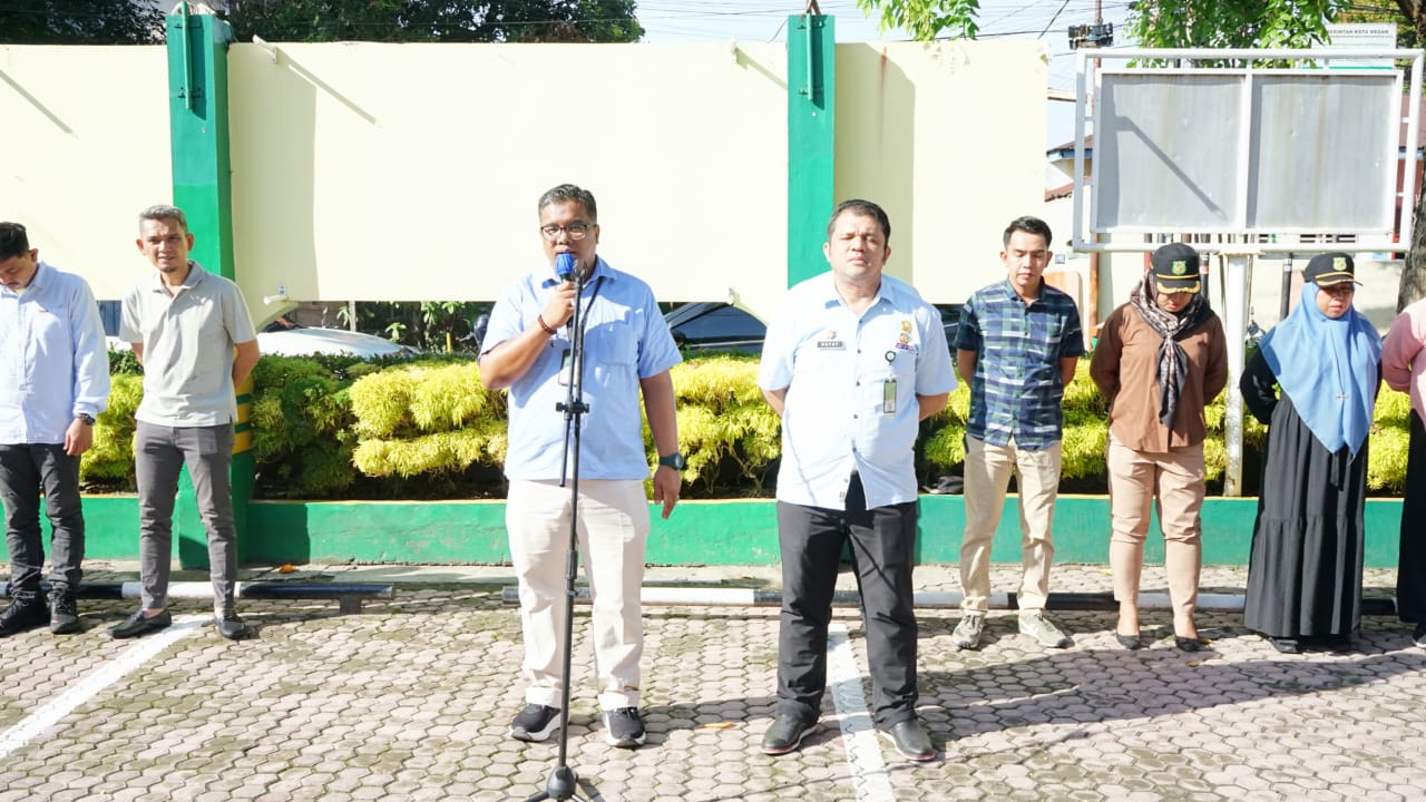 Kegiatan apel dalam rangka pisah sambut Camat Medan Perjuangan dari pejabat lama Bapak Muhammad Pandapotan Ritonga, S.STP. kepada pejabat baru Bapak Hidayat, AP.,S.Sos., M.SP. pada Selasa (04/06)